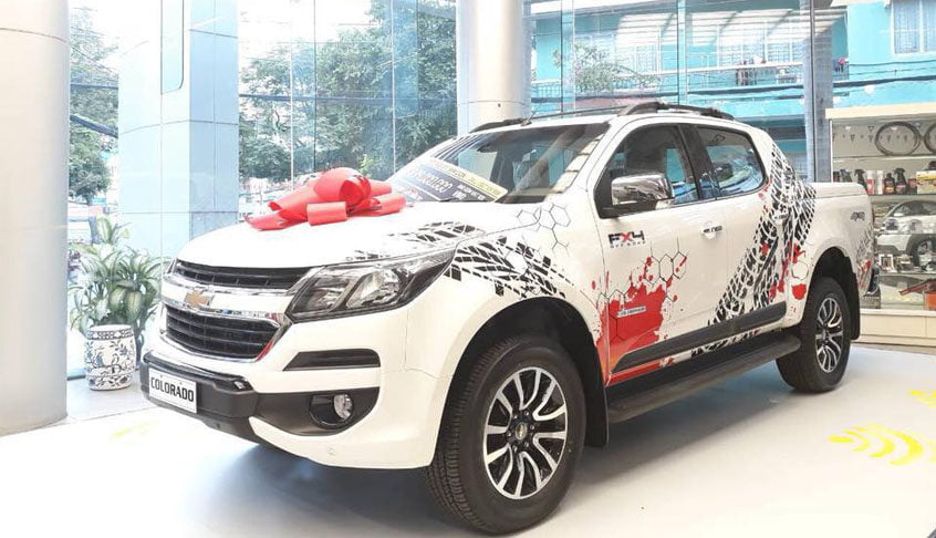 bang-gia-xe-colorado