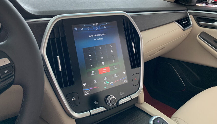 danh-gia-xe-vinfast-lux-sa2-0-31