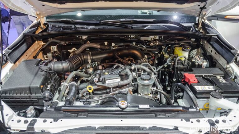 thay nhớt xe fortuner máy dầu bao nhiêu lít