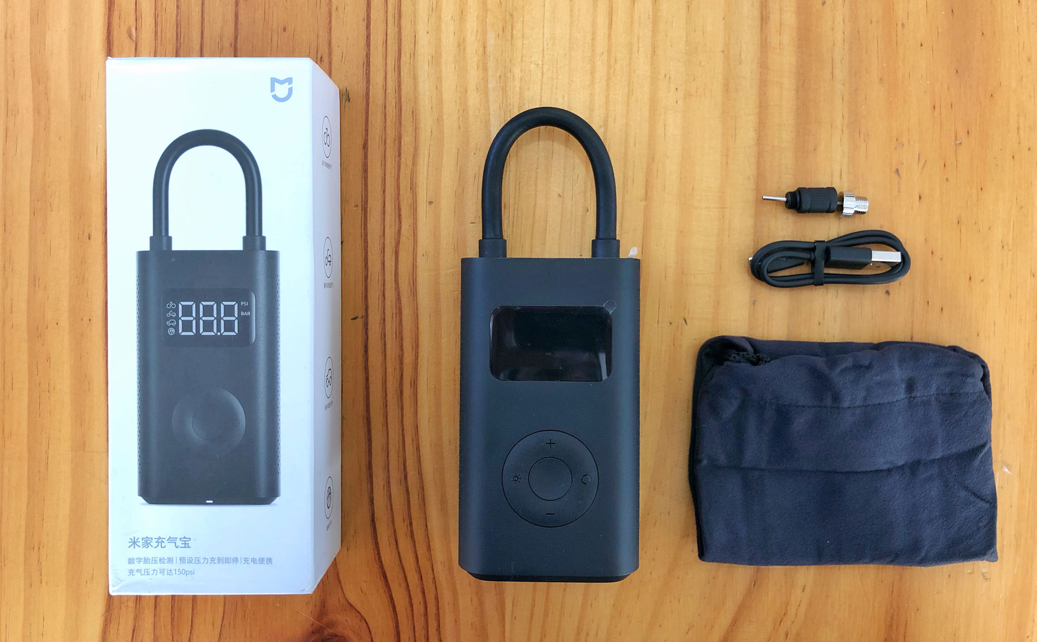 Bơm xe máy điện mini Baseus