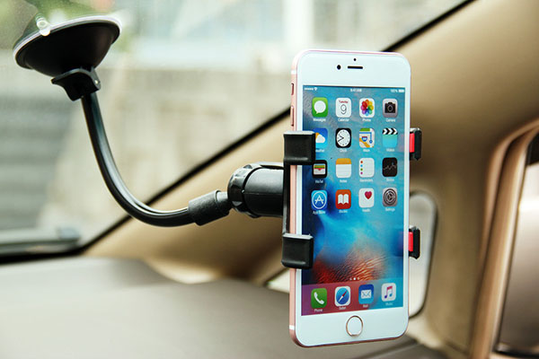 Giá đỡ đt trên oto