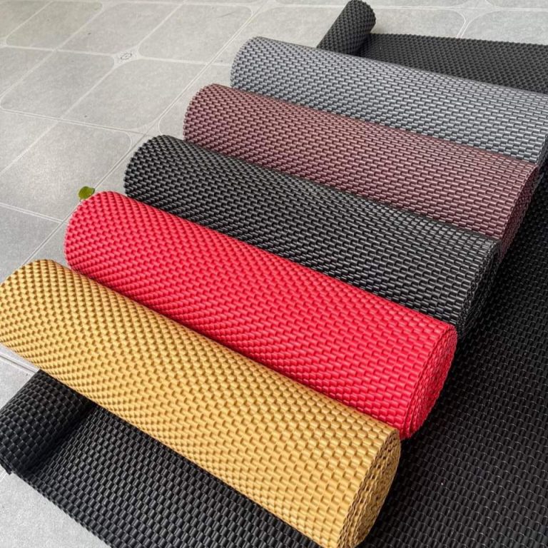 Thảm lót sàn ô tô bằng nhựa 3M