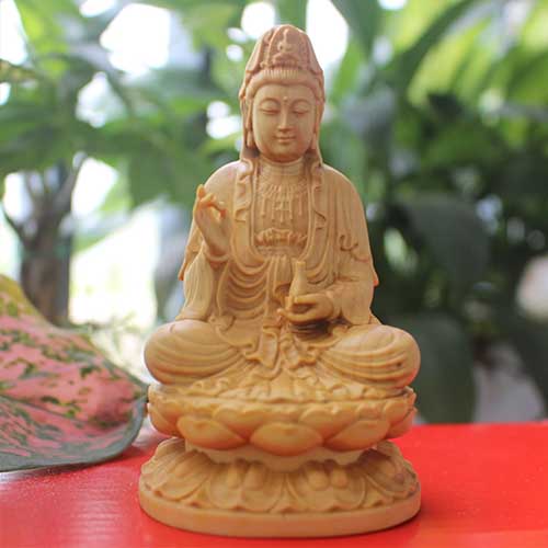 Tượng Phật Quan Âm bằng gỗ để xe ô tô