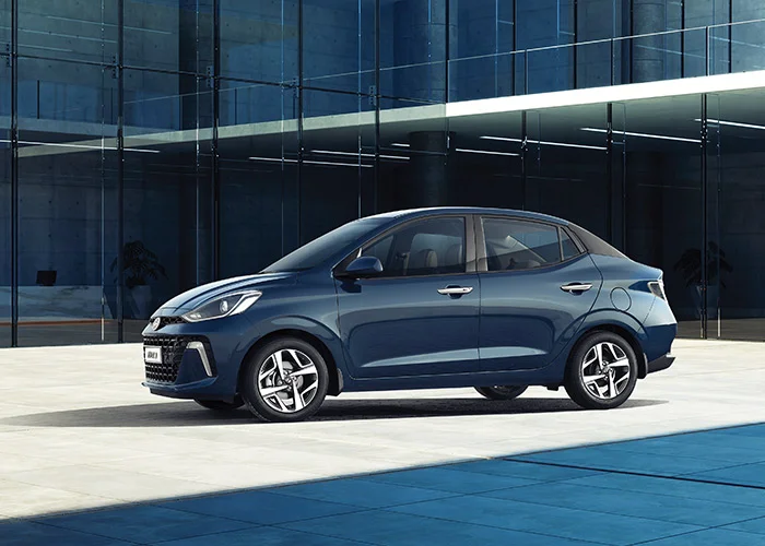 Hình ảnh tổng hợp chi phí lăn bánh, bảo dưỡng, vận hành của Hyundai i10 Sedan 2026.