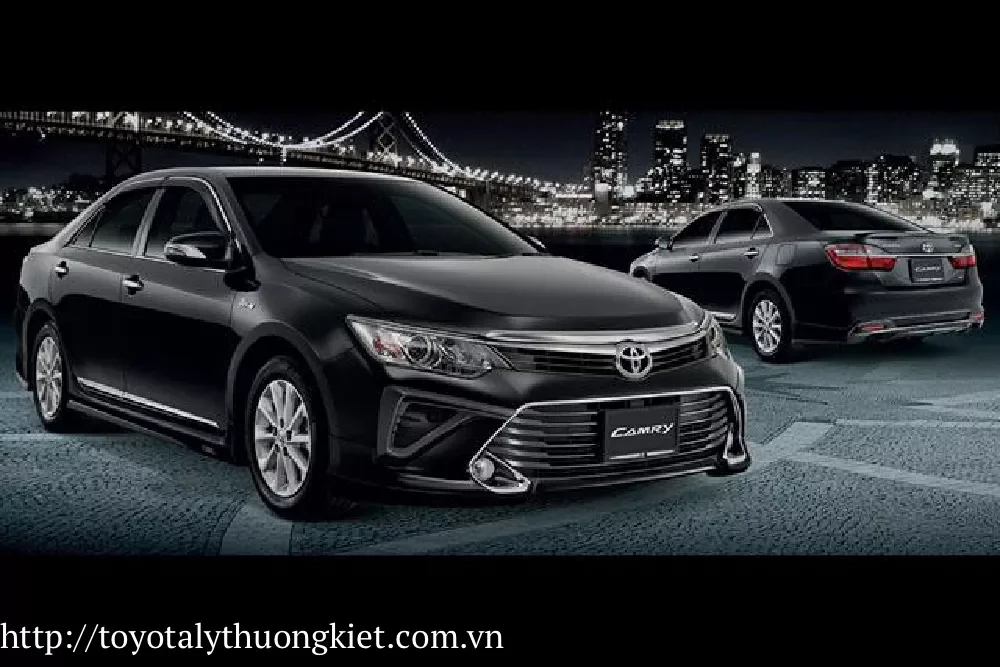 Giá niêm yết và lăn bánh của Toyota Camry 2.0E 2016