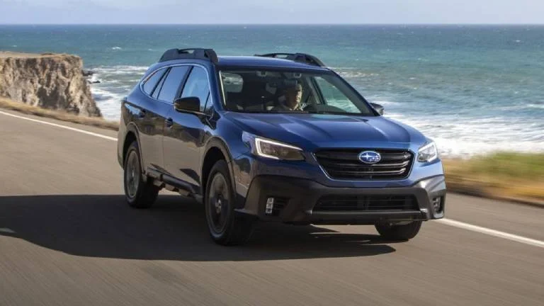 Subaru Forester và Outback 5 chỗ, động cơ Boxer, hệ dẫn động S-AWD, công nghệ an toàn EyeSight