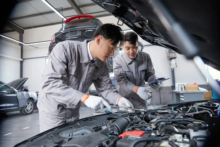 Kiểm tra kỹ thuật xe tải 5 tấn cũ trước khi mua
