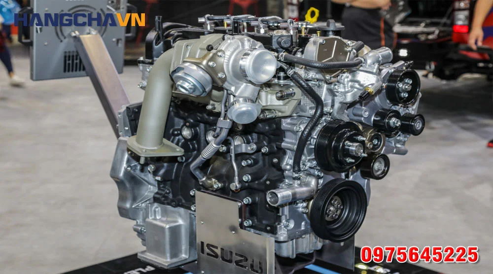 Cận cảnh động cơ Isuzu D-Max 2016