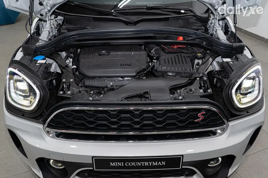 Cận cảnh động cơ TwinPower Turbo của Mini Cooper 2026