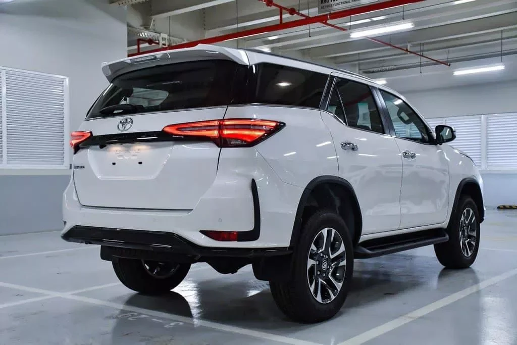 Bảng giá lăn bánh và chi phí sở hữu Toyota Fortuner máy dầu số tự động 2026
