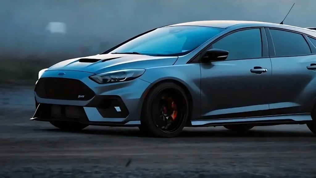 Hình ảnh tổng thể Ford Focus 2026 màu trắng di chuyển trên đường