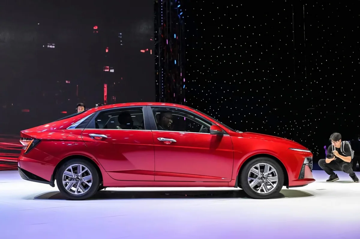 Hình ảnh so sánh Hyundai Accent 2026 với Toyota Vios và Honda City