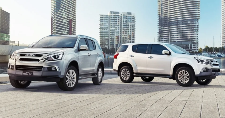 Hình ảnh tổng quan Isuzu D-Max 2016 màu trắng