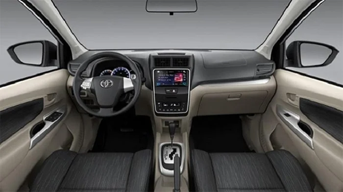 Nội thất Toyota Avanza 2019 với vô lăng và bảng điều khiển