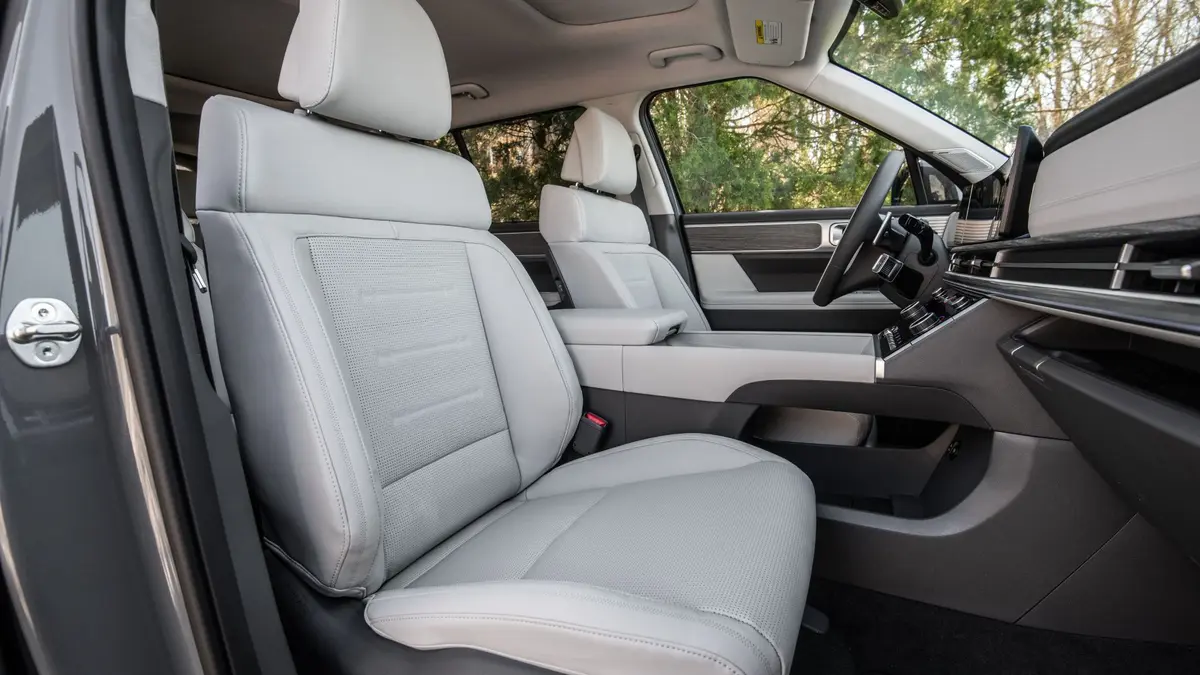 Nội thất Hyundai Santa Fe 7 chỗ cao cấp
