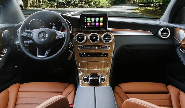 Hình ảnh nội thất Mercedes-Benz GLC 250 4MATIC từ ghế lái