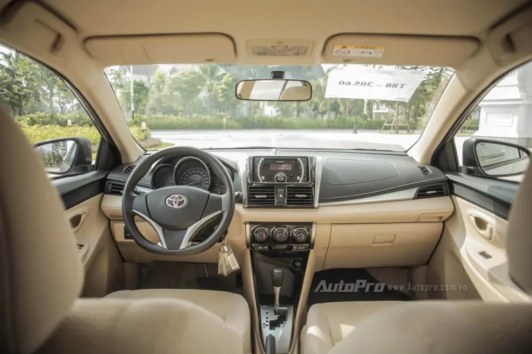 Nội thất xe Toyota Vios G 2016 màu kem