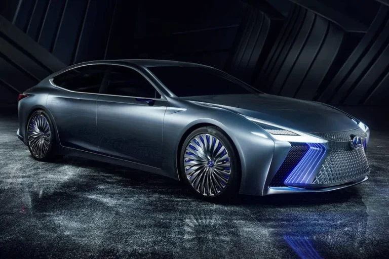 Xe Lexus LS 400 ra mắt năm 1989, đánh dấu sự khởi đầu của thương hiệu Lexus