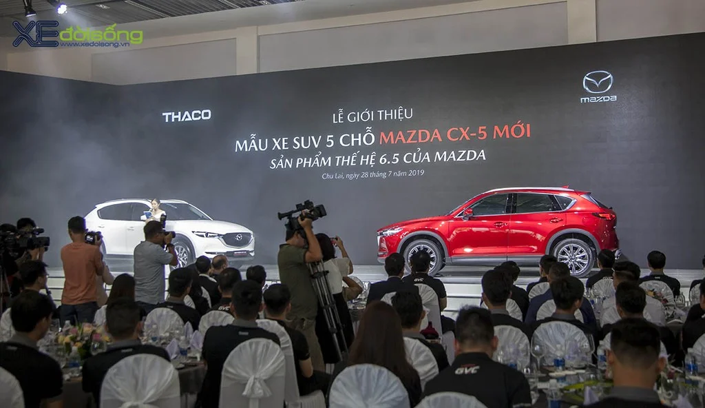 Hình ảnh ngoại thất Mazda CX-5 phiên bản 2019 tại thị trường Việt Nam.