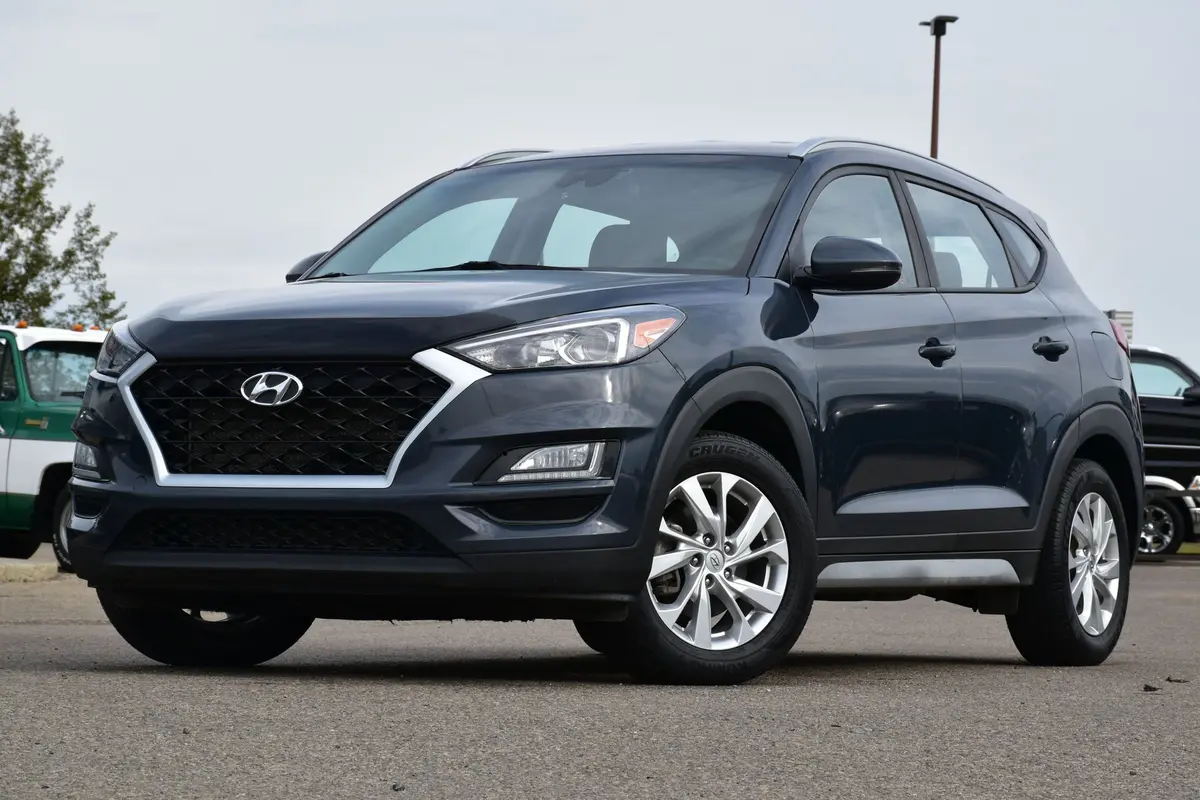 Hình ảnh Hyundai Tucson 2019 đang di chuyển, biểu trưng cho giải đáp thắc mắc