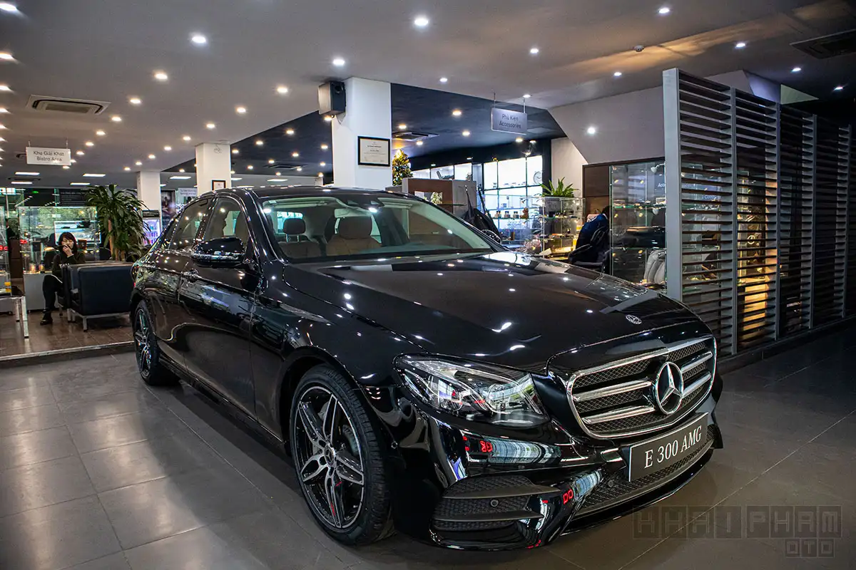 FAQ Mercedes E300, câu hỏi về giá, bảo dưỡng và phiên bản