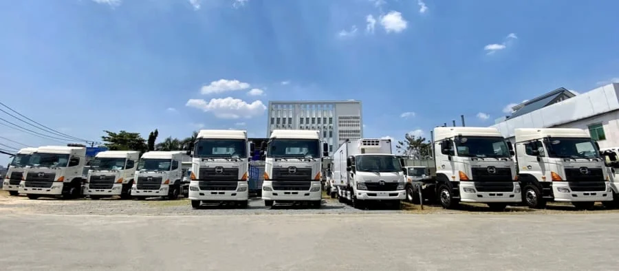 Bảng giá xe tải Hino 2026 và dự toán chi phí lăn bánh tại Hino Trường Long.
