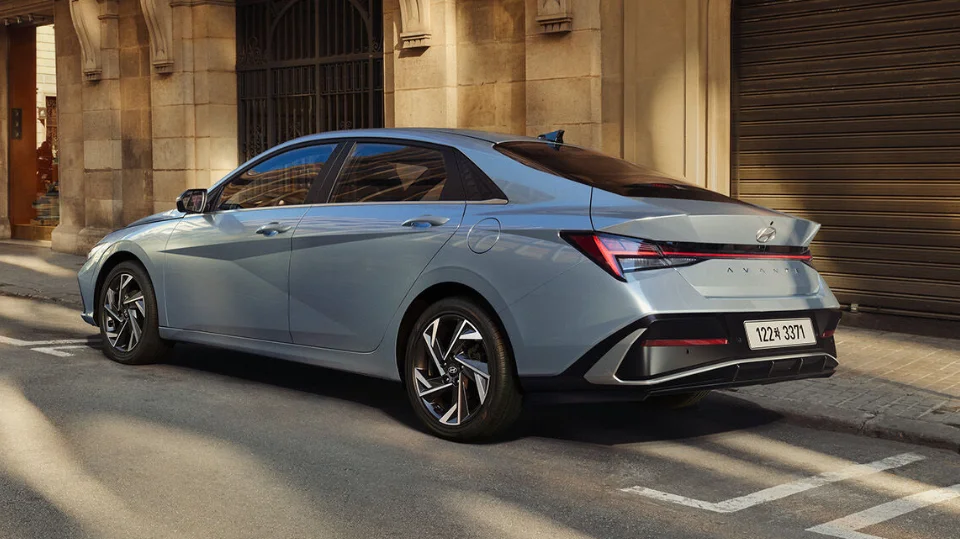 Tối ưu chi phí lăn bánh Hyundai Elantra 2026: Phân tích chuyên sâu từng phiên bản và lời khuyên tài chính hiệu quả