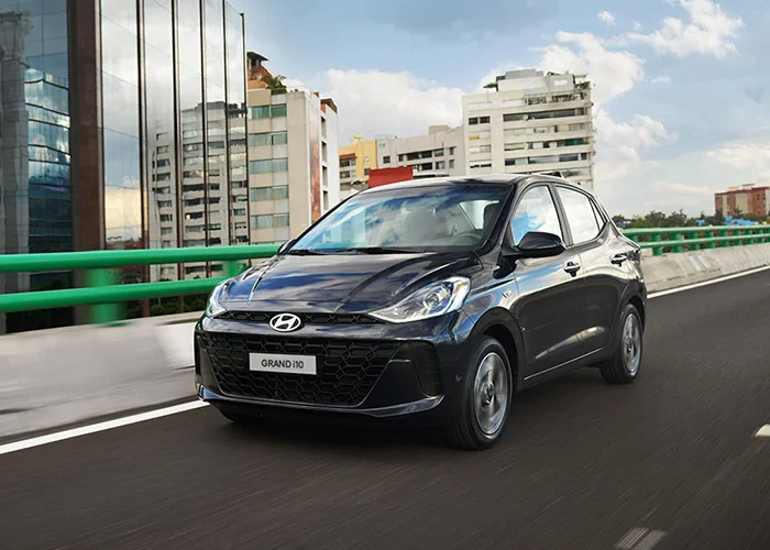 Hình ảnh tổng thể Hyundai i10 Sedan phiên bản 2026, bao gồm các biến thể.